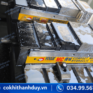 Alternative view of Ê Tô Cơ Khí Trợ Lực LM-160V 6 Inch – Má Kẹp 160mm, Mở 240mm, Lực Kẹp 6500kg